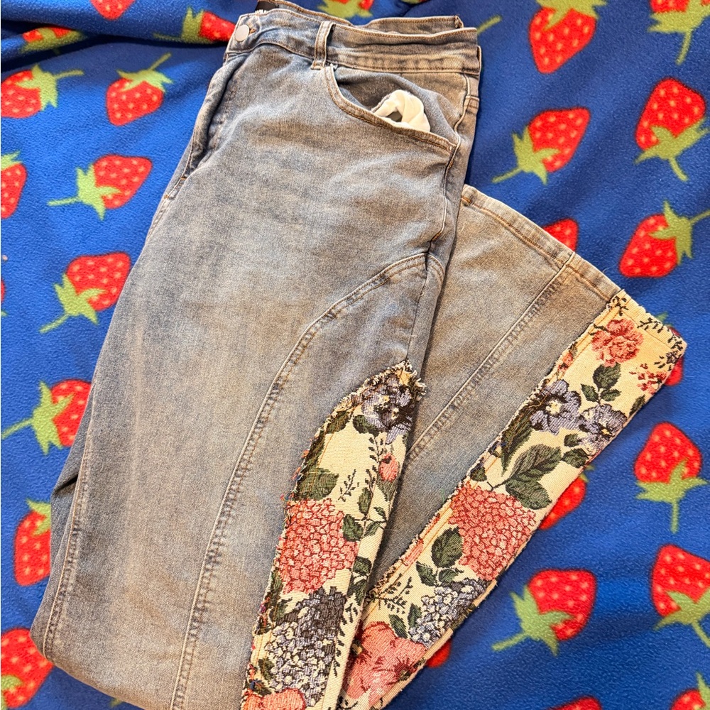 Fashion Nova Gray Floral Women's Flare Jeans